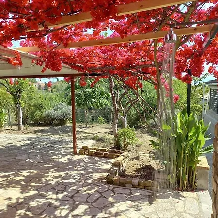 Kantouni Mezzamorto Holiday home *