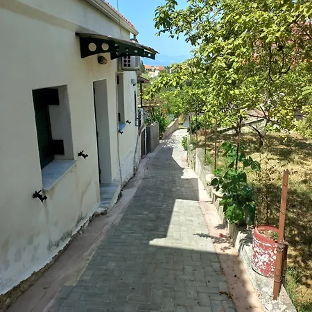 Holiday home Kantouni Mezzamorto *